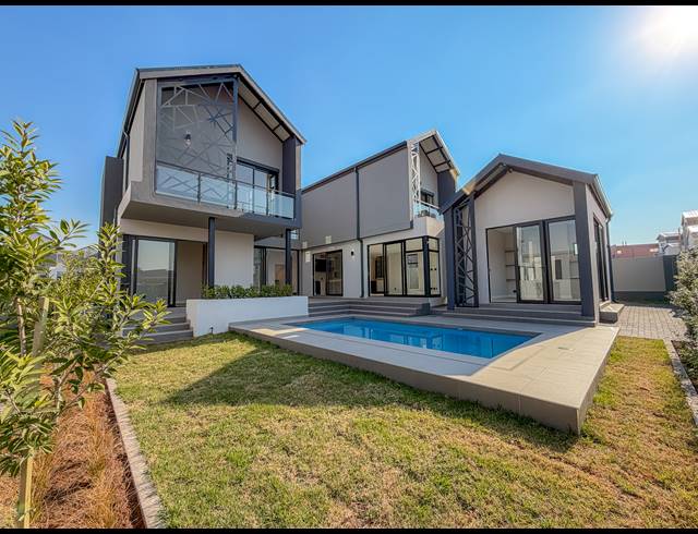 4 BEDROOM FREEHOLD FOR SALE IN FOUNTAINBROOK ESTATE